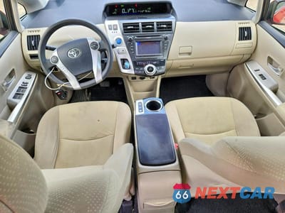 Zdjęcie 8 z 12 samochodu: 2014 TOYOTA PRIUS V THREE VIN:JTDZN3EU3EJ007306 - miniatura
