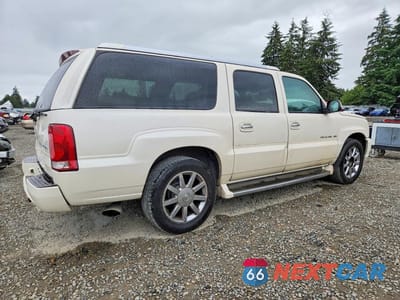 Trzecie zdjęcie samochodu z tyłu: 2004 CADILLAC ESCALADE ESV VIN:3GYFK66N84G337893 - miniatura