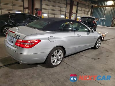 Trzecie zdjęcie samochodu z tyłu: 2012 MERCEDES-BENZ E 350 VIN:WDDKK5KF2CF139734 - miniatura