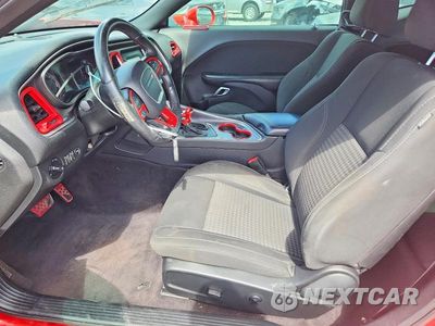 Zdjęcie 7 z 12 samochodu: 2016 DODGE CHALLENGER SXT VIN:2C3CDZAG6GH300265 - miniatura