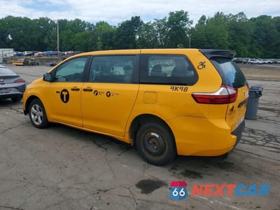 Drugie zdjęcie samochodu z przodu: 2016 TOYOTA SIENNA L 7-PASSENGER VIN:5TDZK3DC1GS754152 - miniatura