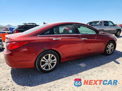 Trzecie zdjęcie samochodu z tyłu: 2011 HYUNDAI SONATA VIN:5NPEC4AC5BH240809 - miniatura