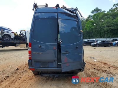 Zdjęcie 6 z 13 samochodu: 2018 MERCEDES-BENZ SPRINTER 2500 VIN:WD3PE7CD2JP635182 - miniatura