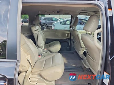 Zdjęcie 11 z 14 samochodu: 2015 TOYOTA SIENNA XLE 8-PASSENGER VIN:5TDYK3DC1FS580254 - miniatura
