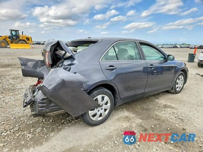 Trzecie zdjęcie samochodu z tyłu: 2010 TOYOTA CAMRY LE VIN:4T1BF3EK8AU093326 - miniatura
