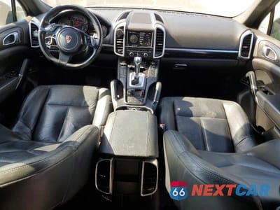 Zdjęcie 8 z 13 samochodu: 2011 PORSCHE CAYENNE VIN:WP1AA2A20BLA02506 - miniatura
