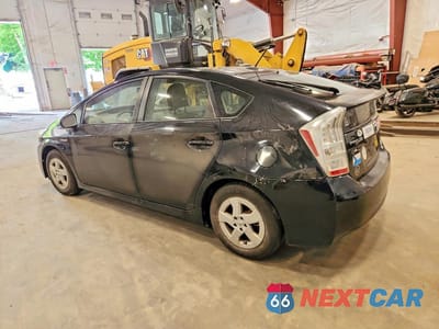 Drugie zdjęcie samochodu z przodu: 2011 TOYOTA PRIUS THREE VIN:JTDKN3DU1B1376762 - miniatura