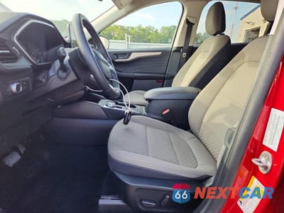 Zdjęcie 7 z 13 samochodu: 2022 FORD ESCAPE SE VIN:1FMCU0G65NUA34894 - miniatura