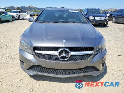 Piąte zdjęcie samochodu w środku: 2014 MERCEDES-BENZ CLA 250 VIN:WDDSJ4EB6EN142067 - miniatura