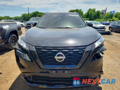 Piąte zdjęcie samochodu w środku: 2023 NISSAN ROGUE SV VIN:JN8BT3BB3PW214914 - miniatura