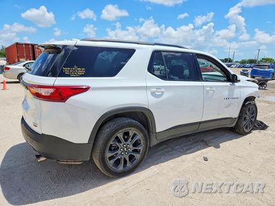 Trzecie zdjęcie samochodu z tyłu: 2021 CHEVROLET TRAVERSE RS VIN:1GNERJKW4MJ223815 - miniatura