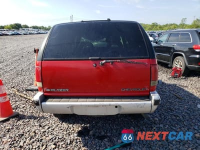 Zdjęcie 6 z 13 samochodu: 1996 CHEVROLET BLAZER VIN:1GNDT13W2T2247048 - miniatura