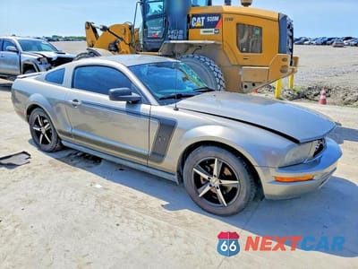 Czwarte zdjęcie samochodu z boku: 2009 FORD MUSTANG VIN:1ZVHT80NX95130966 - miniatura