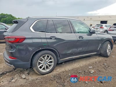 Trzecie zdjęcie samochodu z tyłu: 2021 BMW X5 XDRIVE45E VIN:5UXTA6C07M9F25164 - miniatura