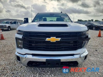 Piąte zdjęcie samochodu w środku: 2025 CHEVROLET SILVERADO C2500 HEAVY DUTY VIN:1GC4ALEY4SF282075 - miniatura