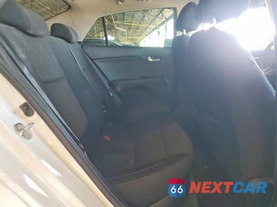 Zdjęcie 10 z 12 samochodu: 2023 KIA RIO S VIN:3KPA24AD5PE615880 - miniatura