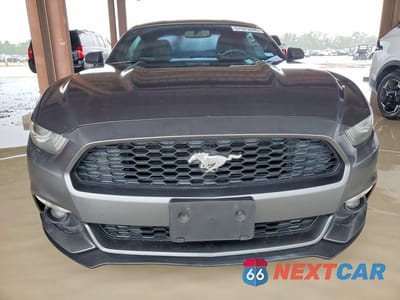 Piąte zdjęcie samochodu w środku: 2016 FORD MUSTANG VIN:1FA6P8TH3G5289934 - miniatura
