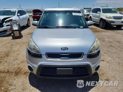 Piąte zdjęcie samochodu w środku: 2012 KIA SOUL + VIN:KNDJT2A64C7424013 - miniatura