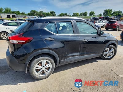 Trzecie zdjęcie samochodu z tyłu: 2019 NISSAN KICKS S VIN:3N1CP5CU3KL558776 - miniatura