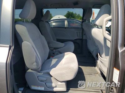 Zdjęcie 11 z 14 samochodu: 2016 TOYOTA SIENNA LE VIN:5TDJK3DC8GS136047 - miniatura