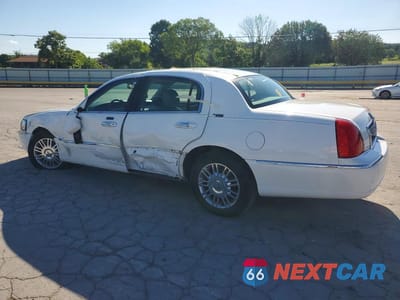 Drugie zdjęcie samochodu z przodu: 2009 LINCOLN TOWN CAR SIGNATURE LIMITED VIN:2LNHM82V59X636440 - miniatura