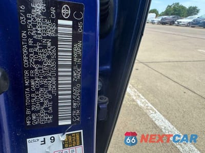 Zdjęcie 10 z 10 samochodu: 2016 TOYOTA PRIUS FOUR VIN:JTDKARFU1G3515263 - miniatura