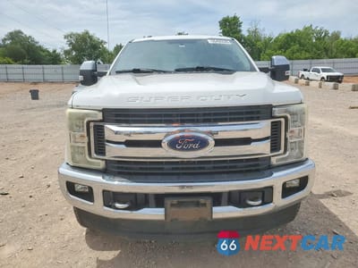 Piąte zdjęcie samochodu w środku: 2017 FORD F250 SUPER DUTY VIN:1FT7W2BT4HEE81501 - miniatura