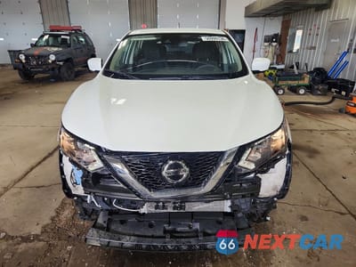 Piąte zdjęcie samochodu w środku: 2021 NISSAN ROGUE SPORT S VIN:JN1BJ1AW3MW446843 - miniatura