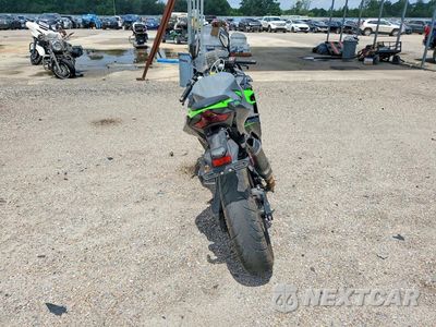 Czwarte zdjęcie samochodu z boku: 2019 KAWASAKI EX400 VIN:JKAEXKG1XKDA23208 - miniatura