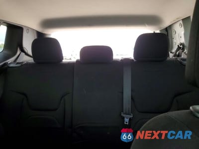 Zdjęcie 10 z 14 samochodu: 2018 JEEP RENEGADE LATITUDE VIN:ZACCJABB9JPG84279 - miniatura