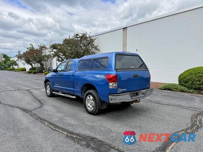 Czwarte zdjęcie samochodu z boku: 2007 TOYOTA TUNDRA DOUBLE CAB SR5 VIN:5TFBV54177X022296 - miniatura