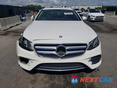 Piąte zdjęcie samochodu w środku: 2017 MERCEDES-BENZ E 300 VIN:WDDZF4JB2HA104451 - miniatura