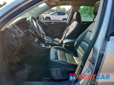 Zdjęcie 7 z 12 samochodu: 2010 VOLKSWAGEN TIGUAN SE VIN:WVGBV7AX1AW001912 - miniatura