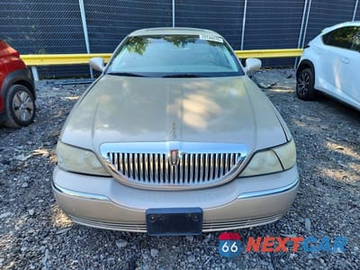 Piąte zdjęcie samochodu w środku: 2006 LINCOLN TOWN CAR SIGNATURE LIMITED VIN:1LNHM82W36Y620578 - miniatura