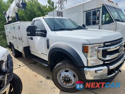 Czwarte zdjęcie samochodu z boku: 2022 FORD F550 SUPER DUTY VIN:1FDUF5HT7NEC13125 - miniatura