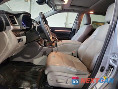 Zdjęcie 7 z 13 samochodu: 2017 TOYOTA HIGHLANDER XLE VIN:5TDJZRFH6HS374729 - miniatura