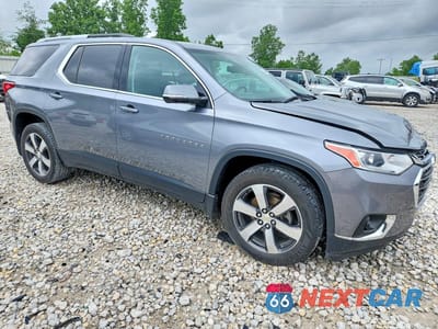Czwarte zdjęcie samochodu z boku: 2018 CHEVROLET TRAVERSE LT VIN:1GNEVHKW1JJ199876 - miniatura