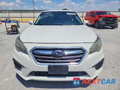 Piąte zdjęcie samochodu w środku: 2019 SUBARU LEGACY 2.5I PREMIUM VIN:4S3BNAF61K3011425 - miniatura