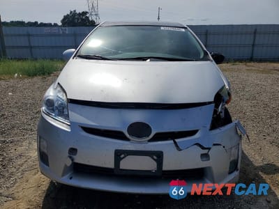 Piąte zdjęcie samochodu w środku: 2011 TOYOTA PRIUS THREE VIN:JTDKN3DU9B1423519 - miniatura