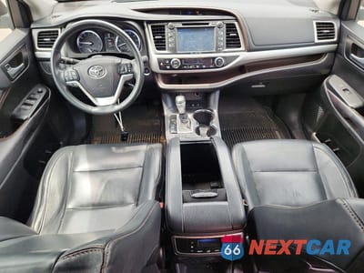 Zdjęcie 8 z 13 samochodu: 2016 TOYOTA HIGHLANDER XLE VIN:5TDJKRFH0GS352180 - miniatura