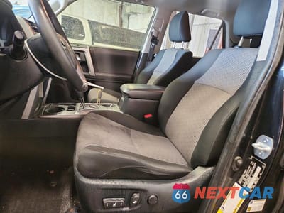 Zdjęcie 7 z 13 samochodu: 2021 TOYOTA 4RUNNER SR5 VIN:JTEEU5JRXM5229956 - miniatura