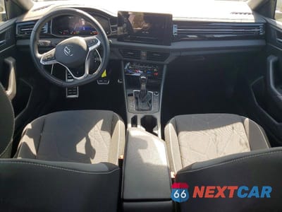 Zdjęcie 8 z 13 samochodu: 2025 VOLKSWAGEN JETTA SPORT VIN:3VWBX7BU4SM064388 - miniatura
