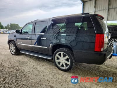 Drugie zdjęcie samochodu z przodu: 2011 CADILLAC ESCALADE ESV LUXURY VIN:1GYS4HEF1BR222855 - miniatura