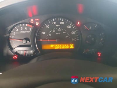 Zdjęcie 9 z 12 samochodu: 2004 NISSAN TITAN XE VIN:1N6AA07B24N553747 - miniatura