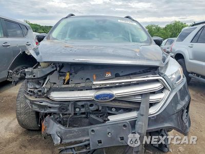 Piąte zdjęcie samochodu w środku: 2018 FORD ESCAPE SE VIN:1FMCU0GD4JUD07073 - miniatura