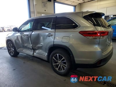 Drugie zdjęcie samochodu z przodu: 2017 TOYOTA HIGHLANDER XLE VIN:5TDJZRFH5HS470111 - miniatura