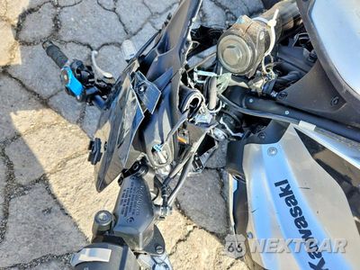 Zdjęcie 7 z 8 samochodu: 2025 KAWASAKI ZR900 S VIN:ML5ZRDS11SDA04836 - miniatura