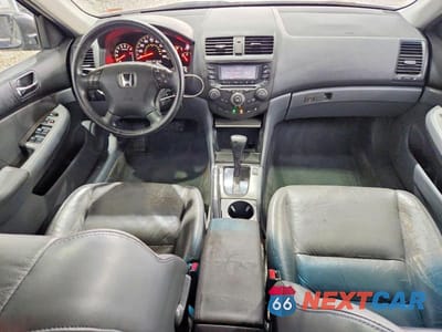 Zdjęcie 8 z 12 samochodu: 2004 HONDA ACCORD EX VIN:1HGCM665X4A093571 - miniatura