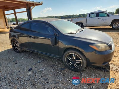 Czwarte zdjęcie samochodu z boku: 2010 SCION TC BASE VIN:JTKDE3B72A0320395 - miniatura