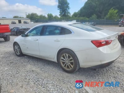 Drugie zdjęcie samochodu z przodu: 2018 CHEVROLET MALIBU LT VIN:1G1ZD5ST3JF268256 - miniatura